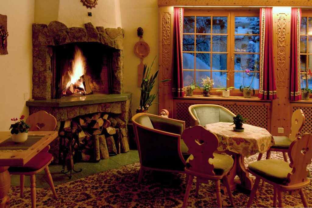 Fireplace room Corvatsch