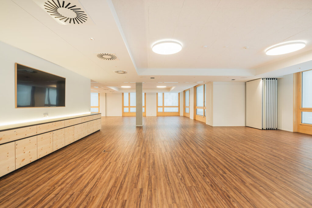 Bernina Hall 2