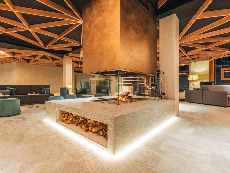 13122021_Lobby_Fireplace_3