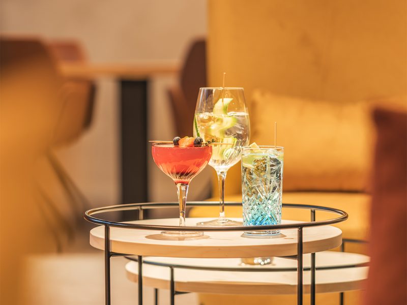 13122021_Lobby_Table_Drinks