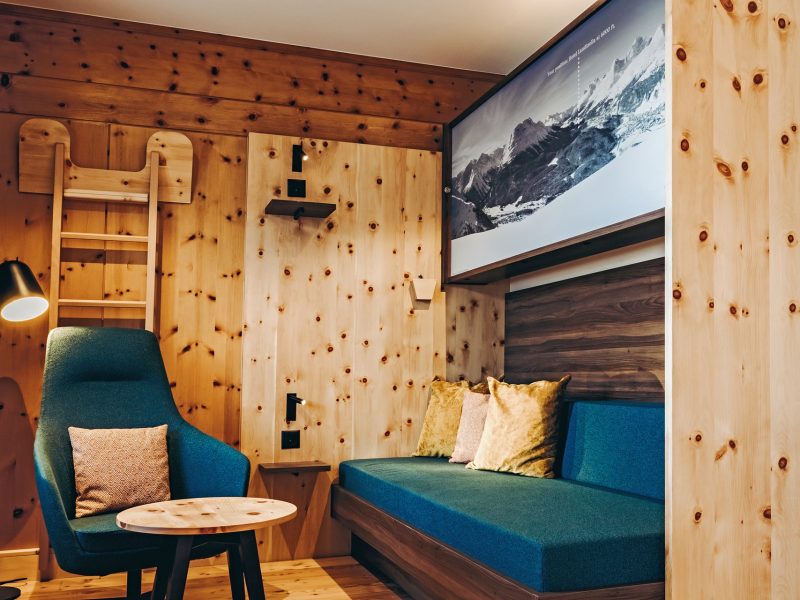 Etagenbetten mit Sofafunktion im Familienzimmer Hotel Laudinella