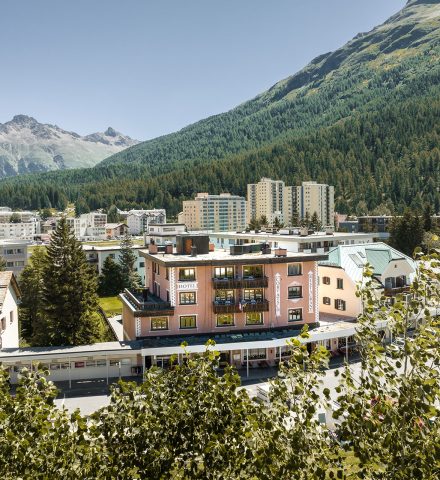 WEB_Corvatsch_outside view