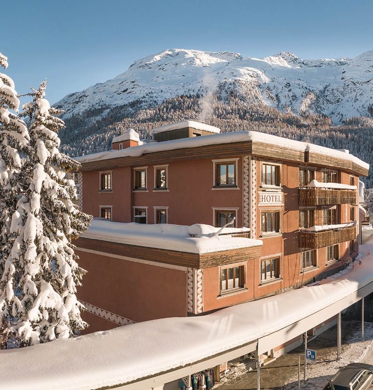 hotel_corvatsch_aussenansicht_winter_front