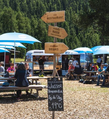 lejdastaz-sommer-aussen-wegweiser lejdastaz-sommer-aussen-wegweiser